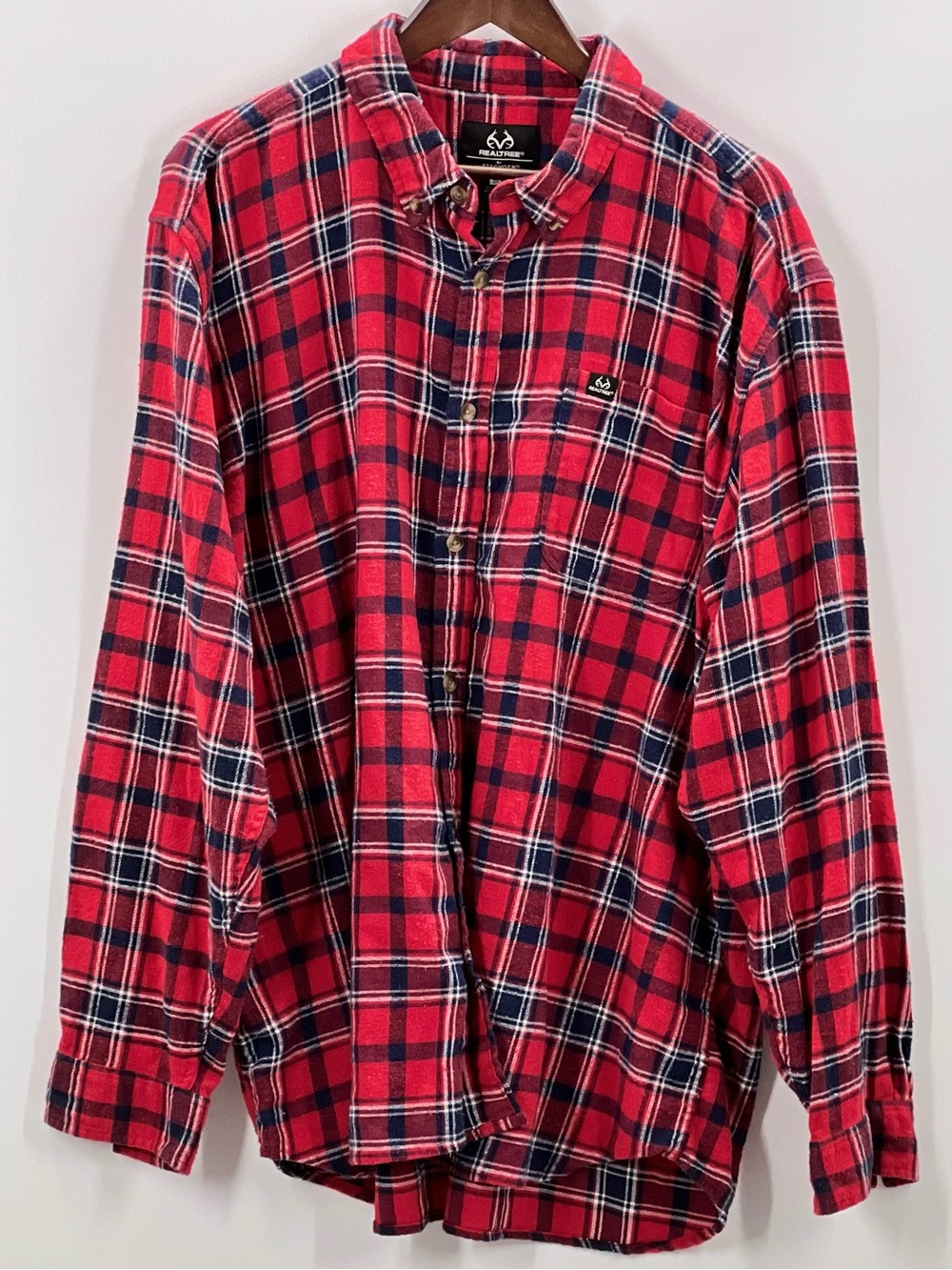 253 Realtree Men's Red Plaid Button-Up Flannel Shirt